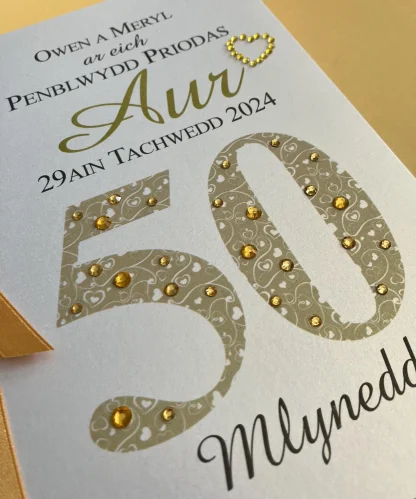 Cerdyn Cymraeg - Penblwydd Priodas Aur 50 mlynedd - wedi'i bersonoli gydag enw/enwau a dyddiad - Image 4